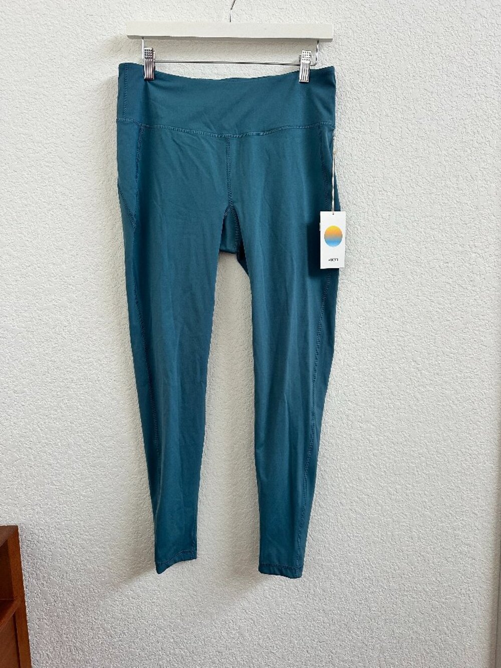 NWT Vuori Pace High Rise Leggings, teal/tide, XL